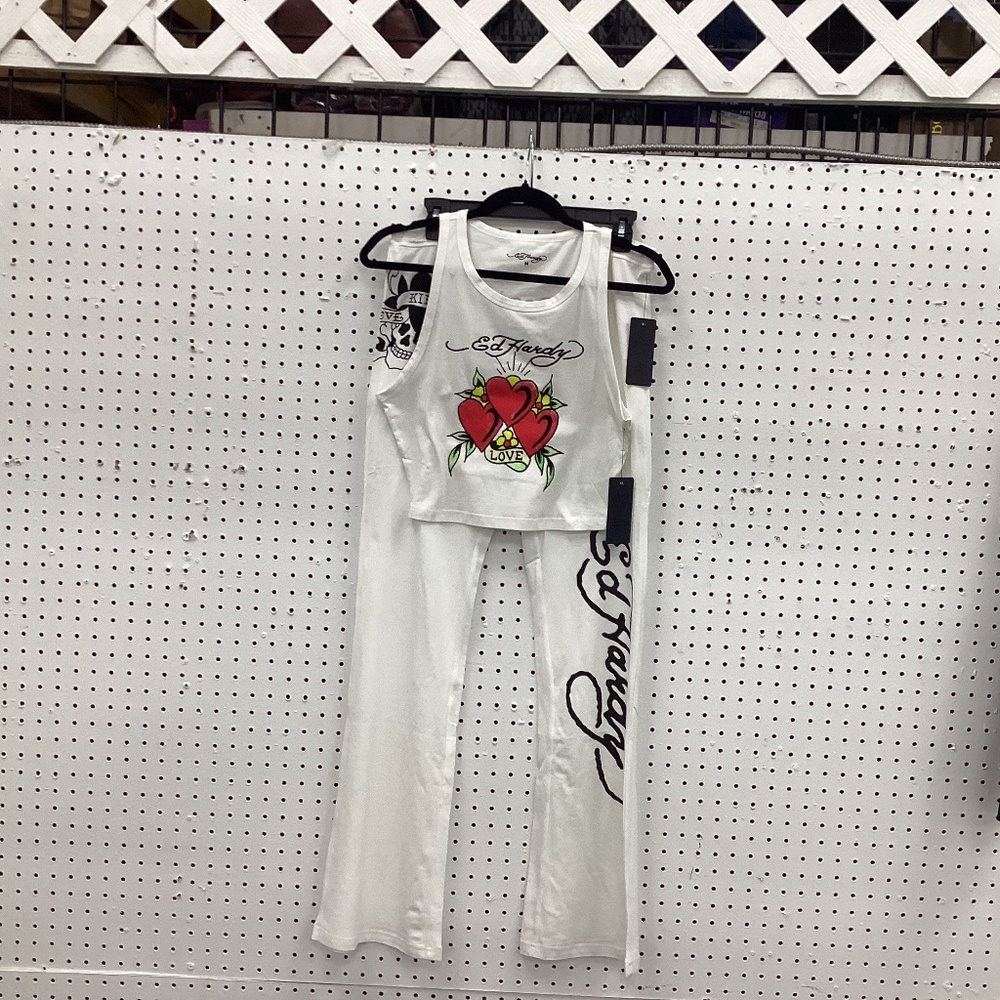 Ed Hardy 2 Pc Set, Size Medium, Color White, Red, Black NWT